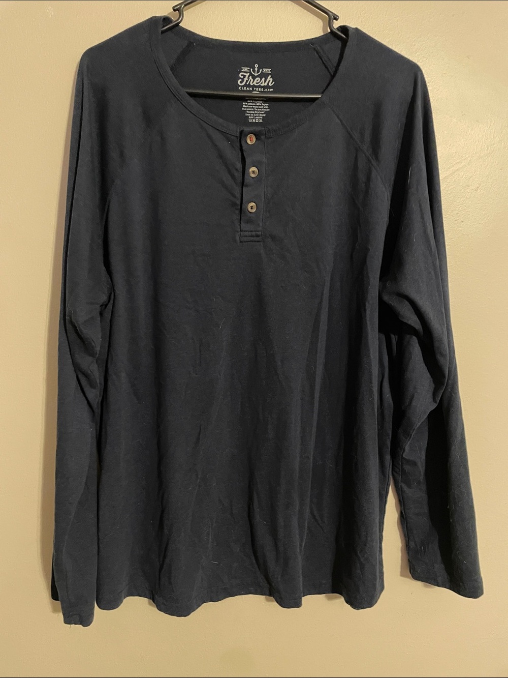 Fresh Men's Long-Sleeve Henley Shirt in Navy Blue